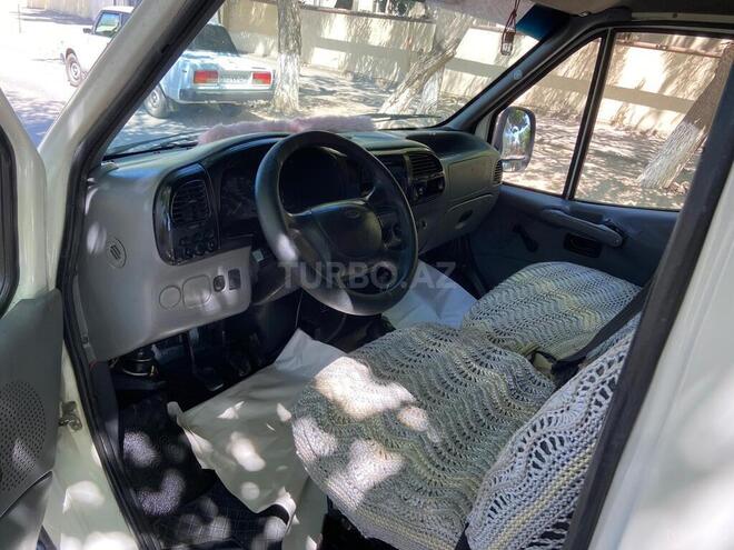 Ford Transit-12