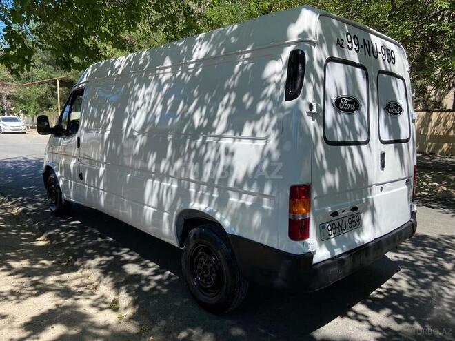 Ford Transit-10
