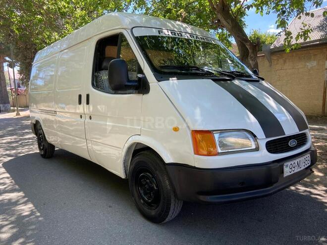 Ford Transit-6
