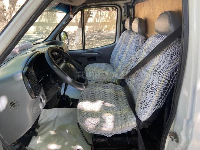 Ford Transit-11