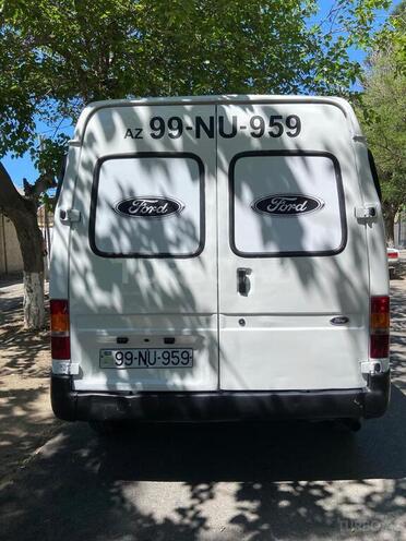 Ford Transit-15