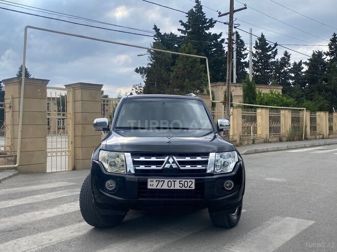 Mitsubishi Pajero-2