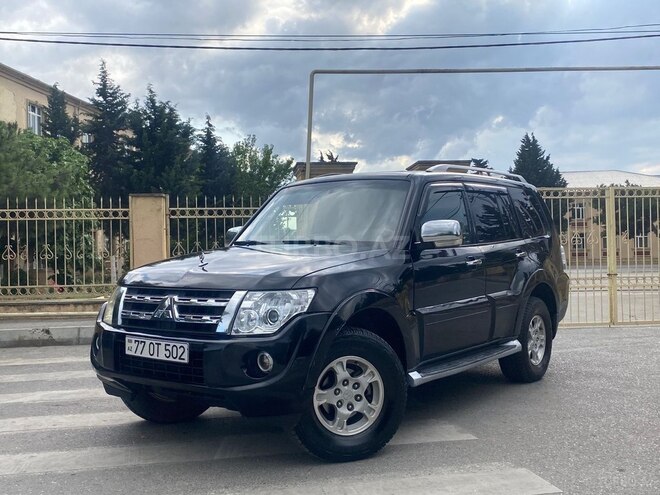 Mitsubishi Pajero-1