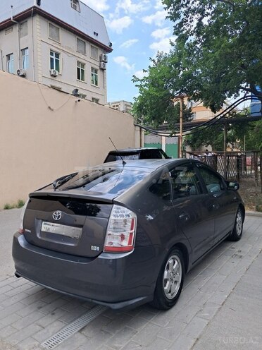 Toyota Prius-2