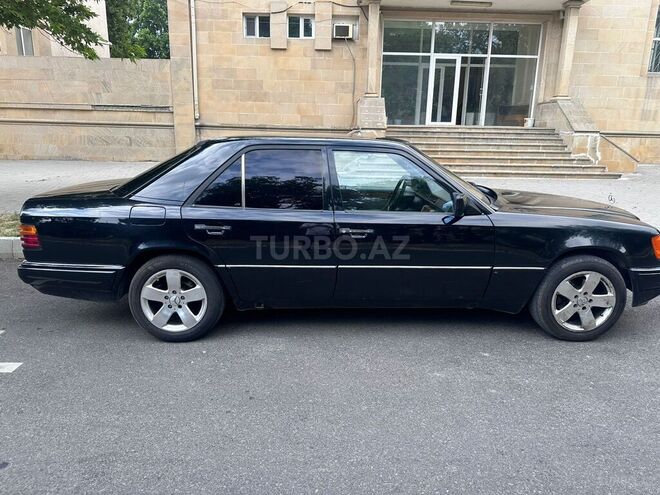 Mercedes E 220-3