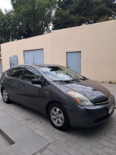 Toyota Prius-3