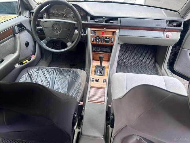 Mercedes E 220-5