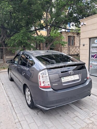 Toyota Prius-4