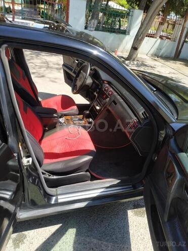 Mercedes E 320 4MATIC-5