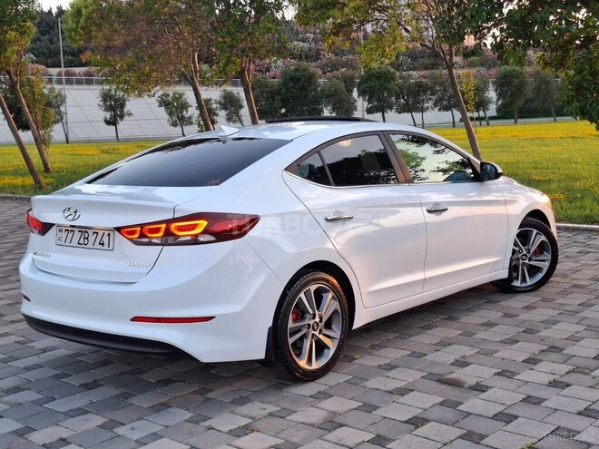 Hyundai Elantra-5