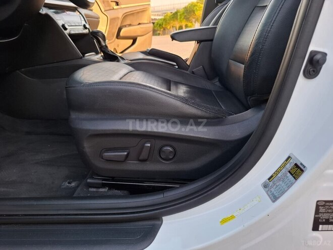 Hyundai Elantra-14
