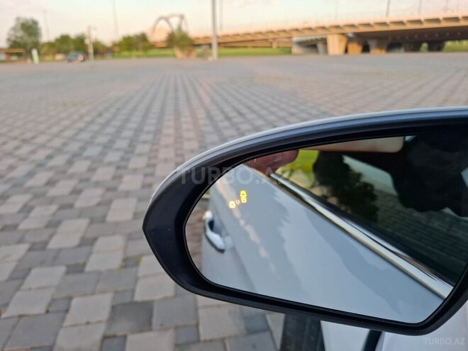 Hyundai Elantra-20