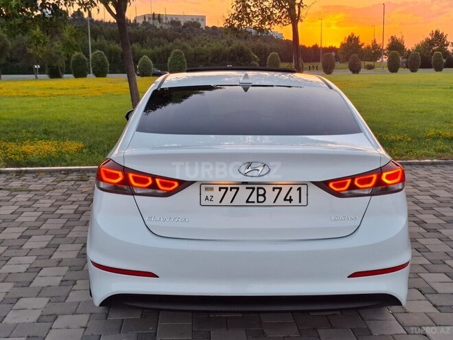 Hyundai Elantra-7