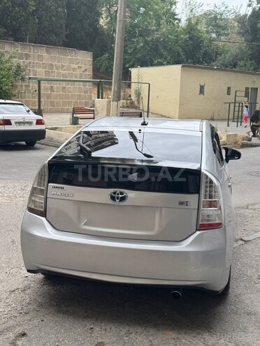 Toyota Prius-2