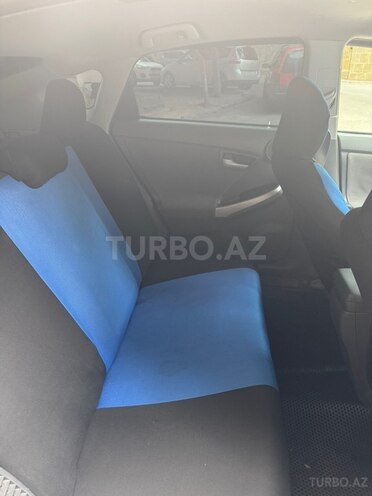 Toyota Prius-6