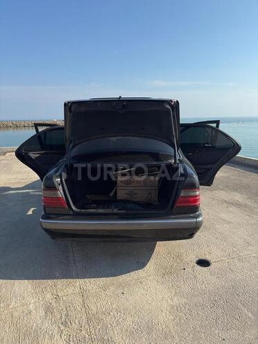 Mercedes E 280-15