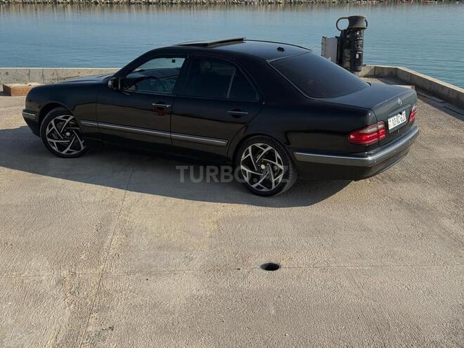Mercedes E 280-4
