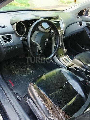Hyundai Avante-10
