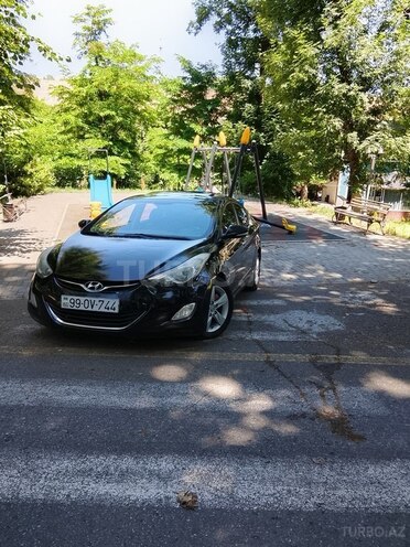 Hyundai Avante-9