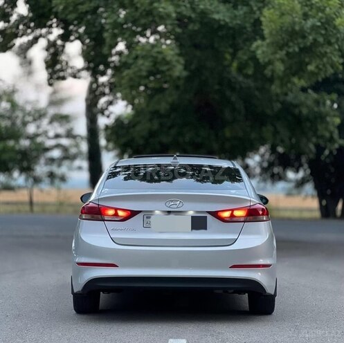 Hyundai Elantra-2
