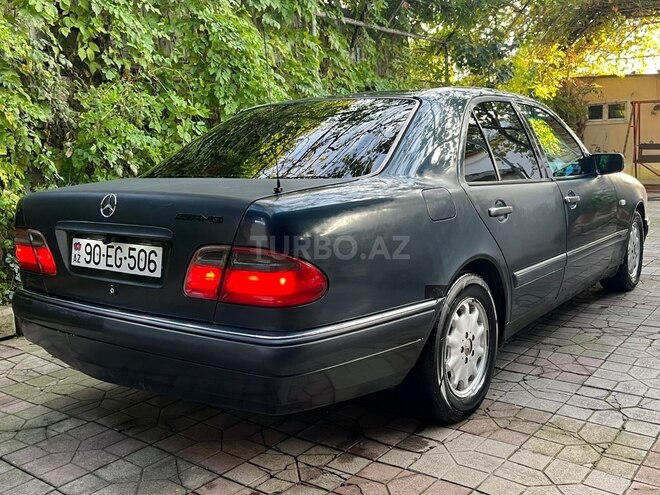 Mercedes E 230-2