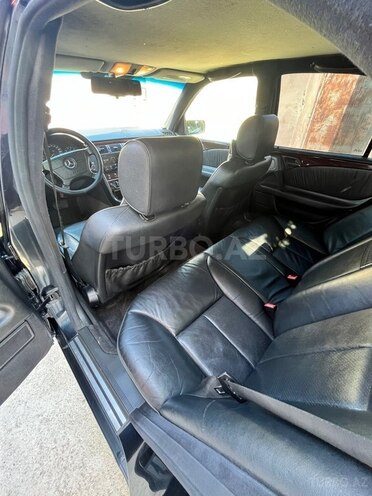 Mercedes E 230-6