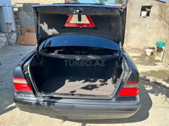 Mercedes E 230-7