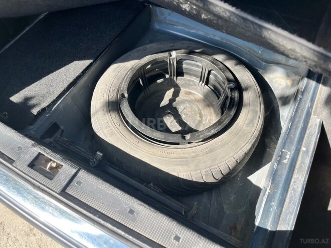 Mercedes E 230-9