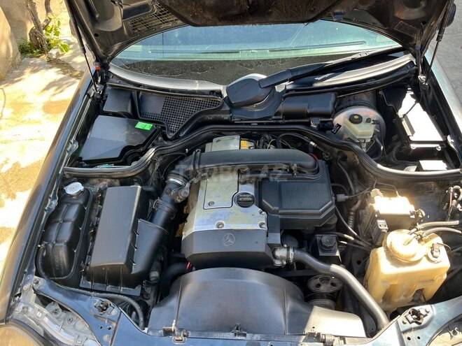 Mercedes E 230-10