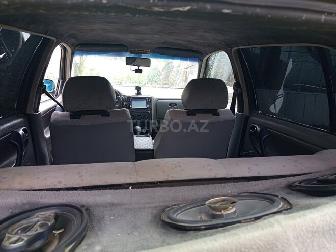 Volkswagen Polo-8