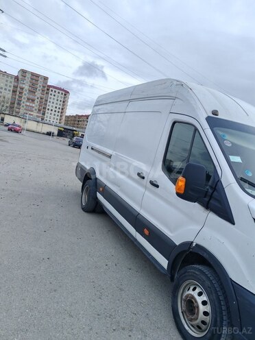 Ford Transit-8