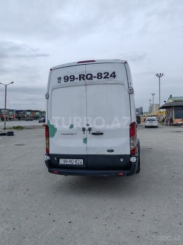 Ford Transit-7