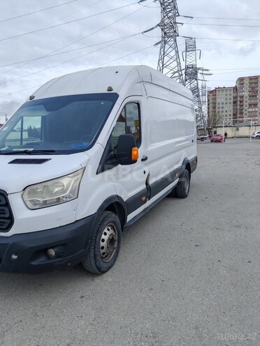 Ford Transit-3