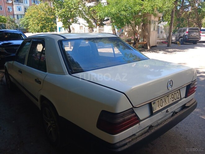 Mercedes 200 D-4