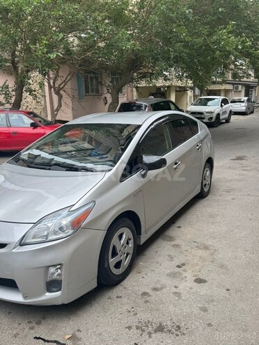 Toyota Prius-8