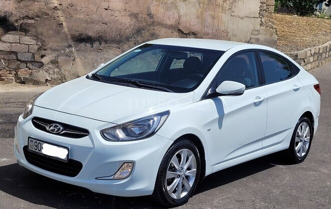 Hyundai Accent-1