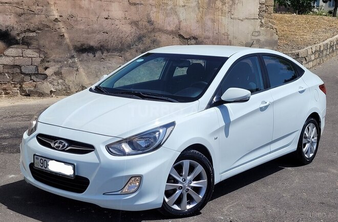 Hyundai Accent-4