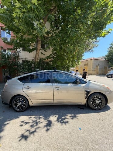 Toyota Prius-3