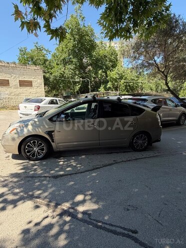 Toyota Prius-5