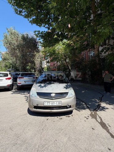 Toyota Prius-2