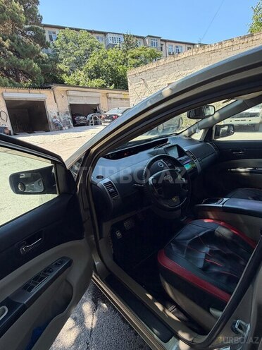 Toyota Prius-13