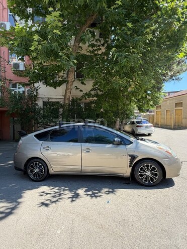Toyota Prius-4