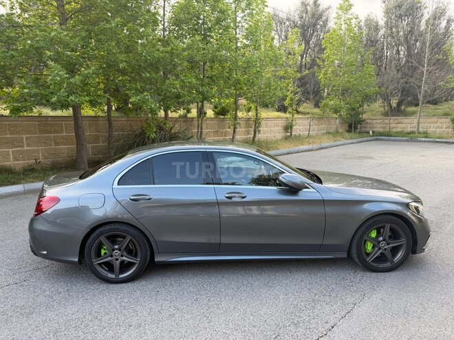 Mercedes C 220 d-3