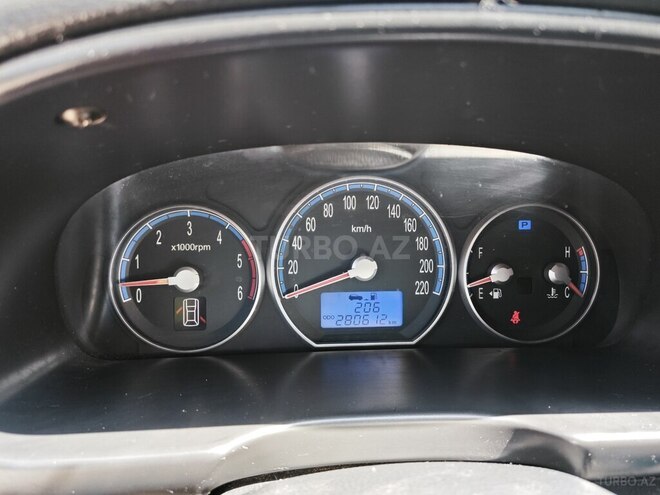 Hyundai Santa Fe-12