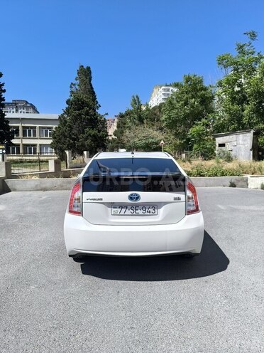 Toyota Prius-19