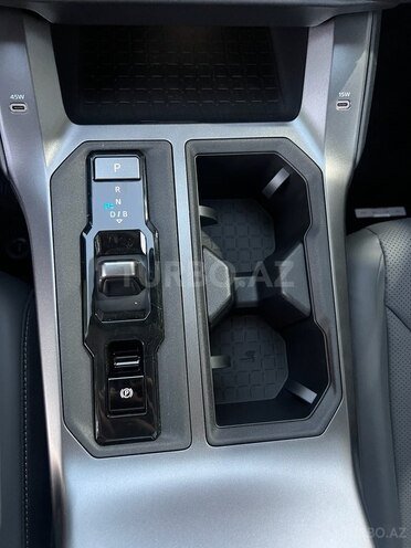 Toyota RAV4-14