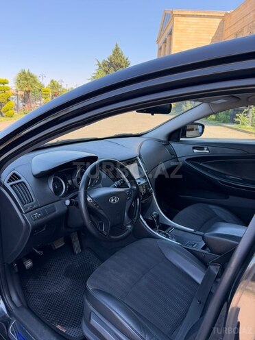 Hyundai Sonata-4