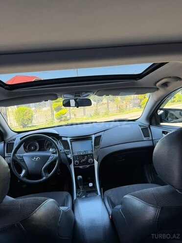 Hyundai Sonata-5