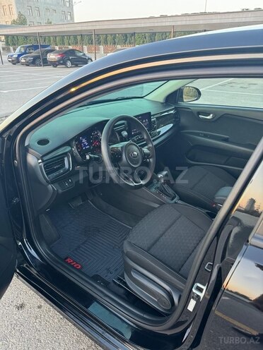 Kia Rio-5