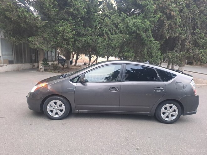 Toyota Prius-3